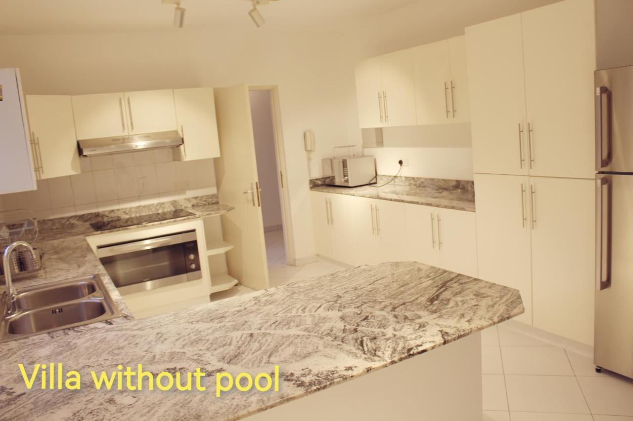 J5 Four Bedroom Villa Holiday Home In Al Wasl For Families Only Дубай Екстериор снимка
