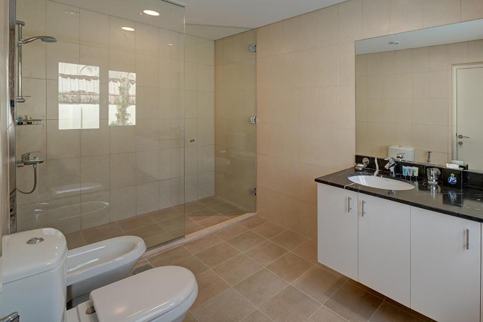 J5 Four Bedroom Villa Holiday Home In Al Wasl For Families Only Дубай Екстериор снимка